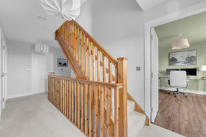 Photo-26-1st-Floor-Landing- click for photo gallery